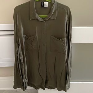 H&M green blouse